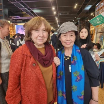 Nhà văn Lê Minh Khuê kể chuyện gặp các tác giả đoạt Nobel tại Hàn Quốc